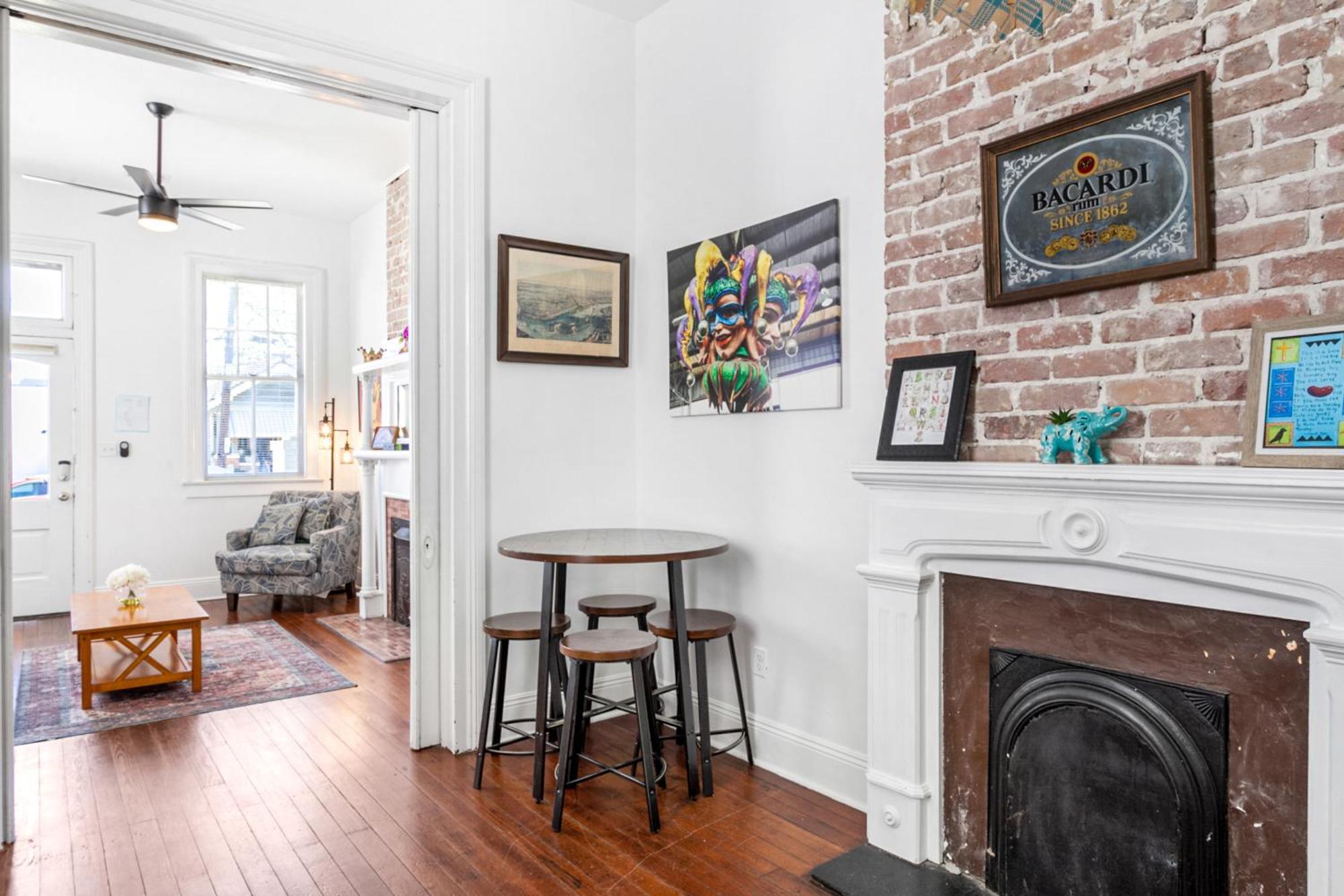 Apartment Private 2br In Uptown By Hosteeva