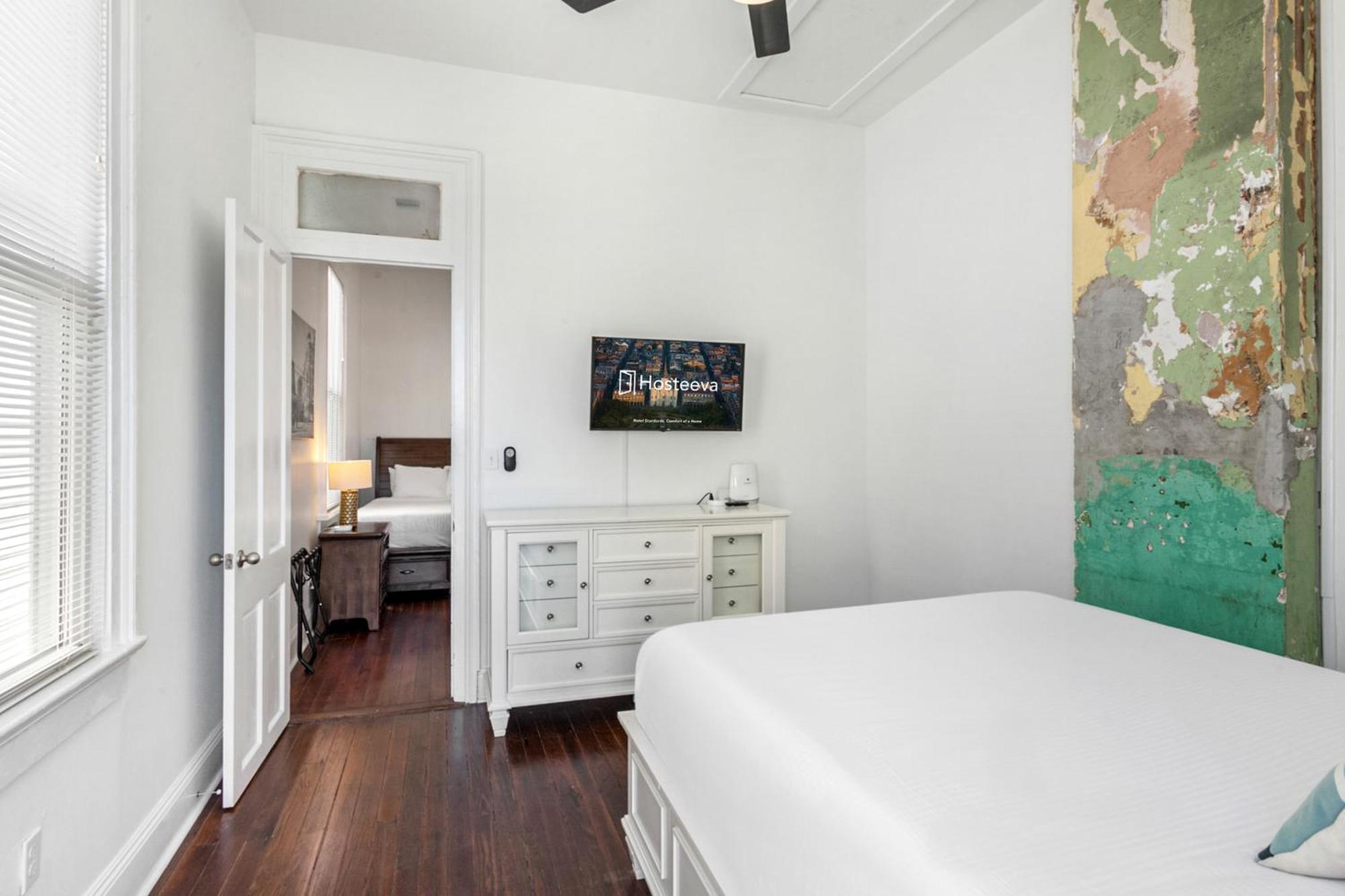 Private 2br In Uptown By Hosteeva *